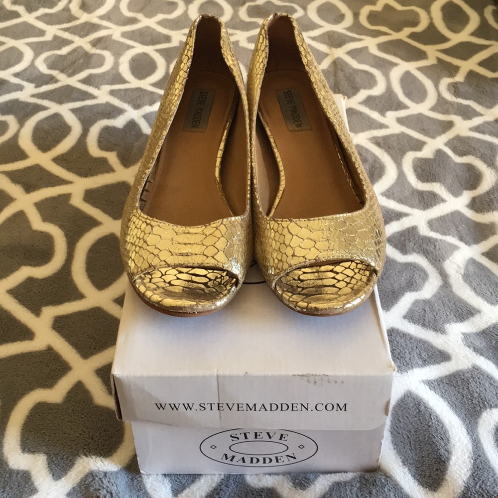 Steve Madden flats.